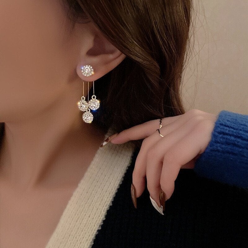 ✨ELEGANCKIE I SKROMNE KOLCZYKI W KSZTAŁCIE PŁATKÓW KWIATÓW Z OKRĄGŁYMI CYRKONIAMI