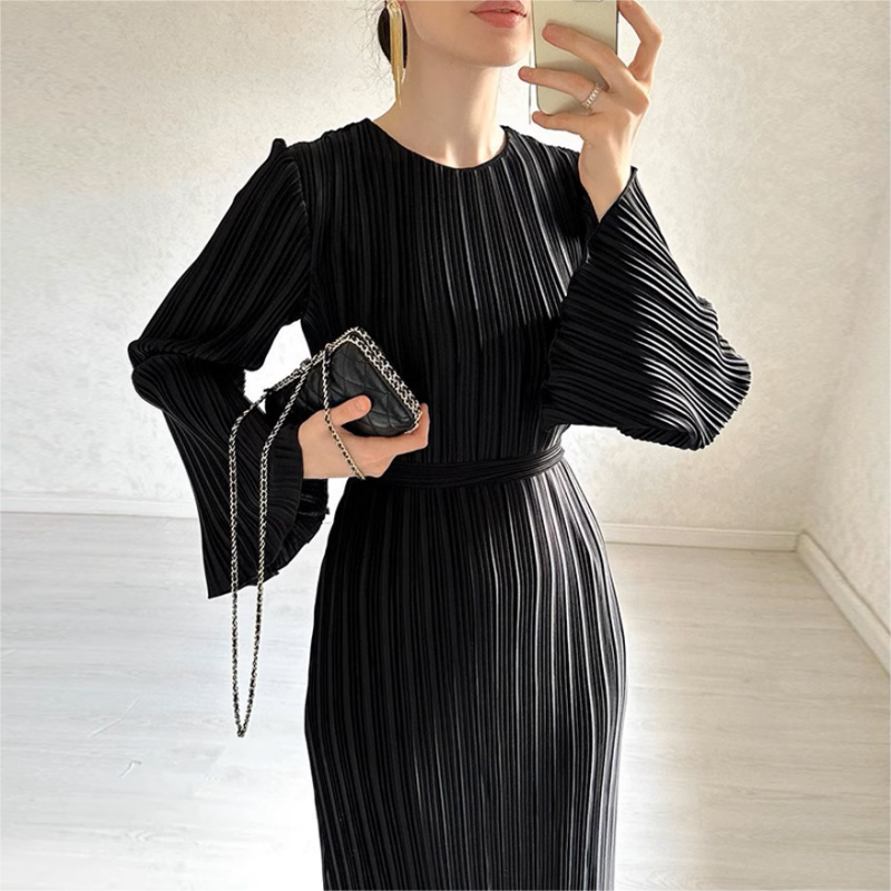 💕Nowa Elegancka Sukienka z Rozkloszowanymi Rękawami✨