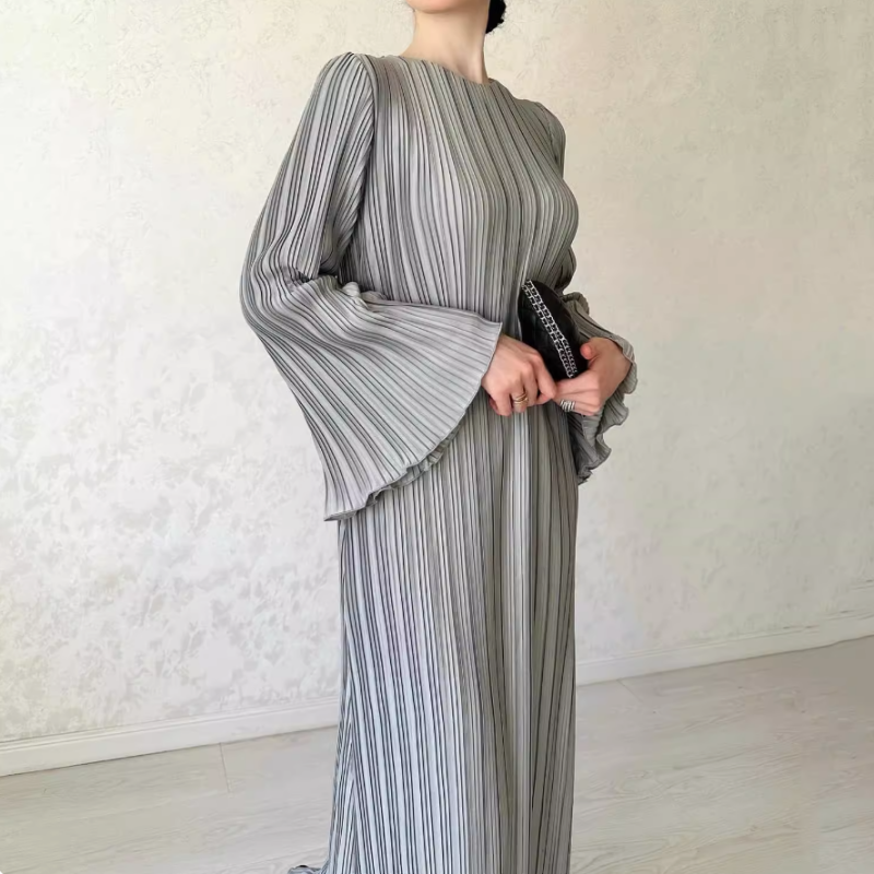 💕Nowa Elegancka Sukienka z Rozkloszowanymi Rękawami✨