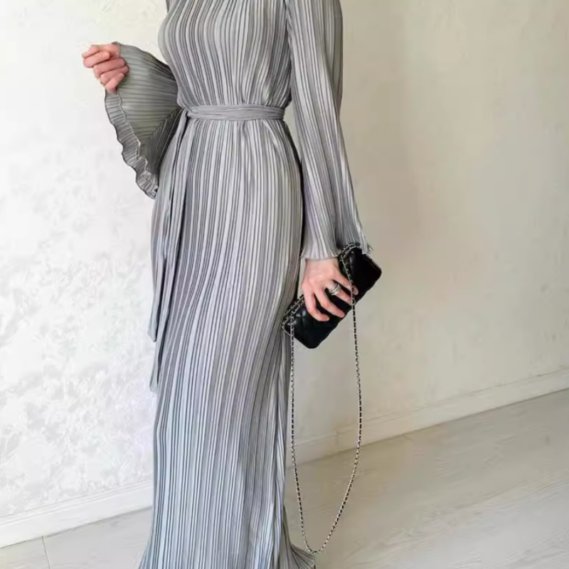 💕Nowa Elegancka Sukienka z Rozkloszowanymi Rękawami✨