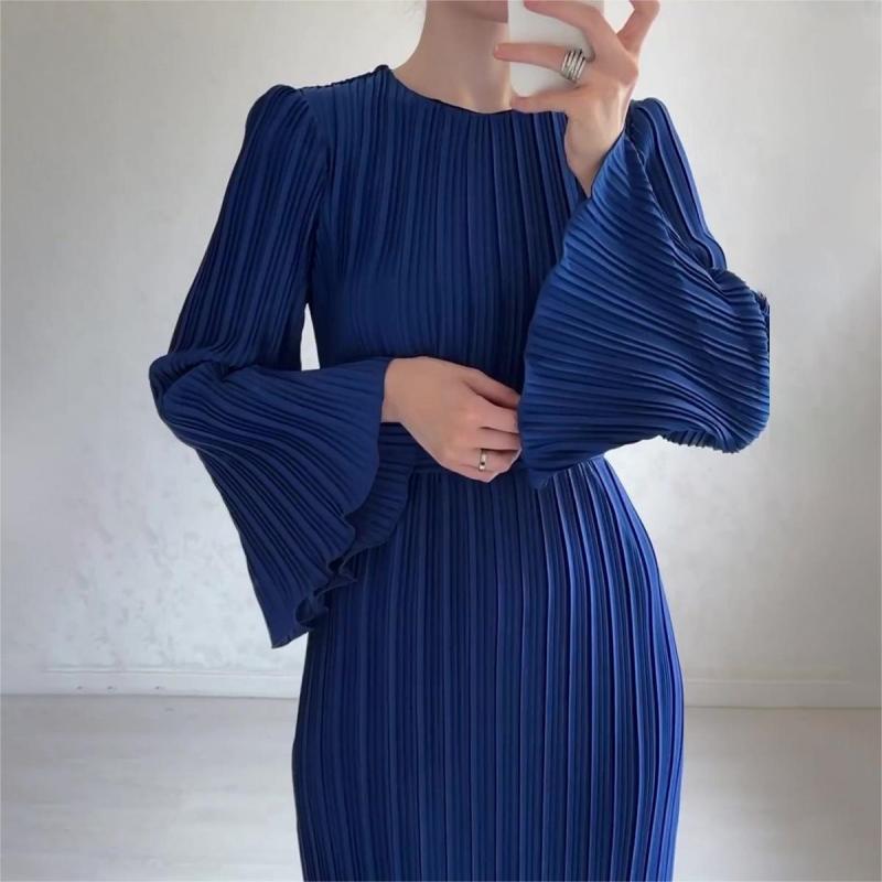 💕Nowa Elegancka Sukienka z Rozkloszowanymi Rękawami✨