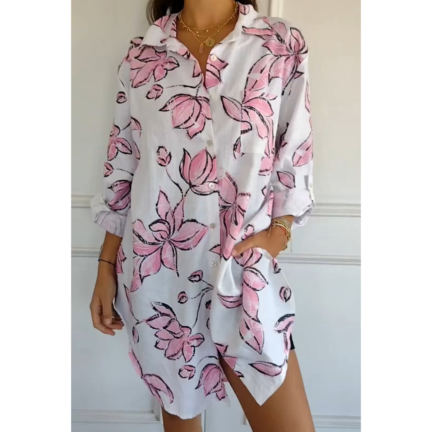 🌸 Modna Letnia Sukienka Koszulowa z Kwiatowym Nadrukiem - Idealna na Wakacje! 💐