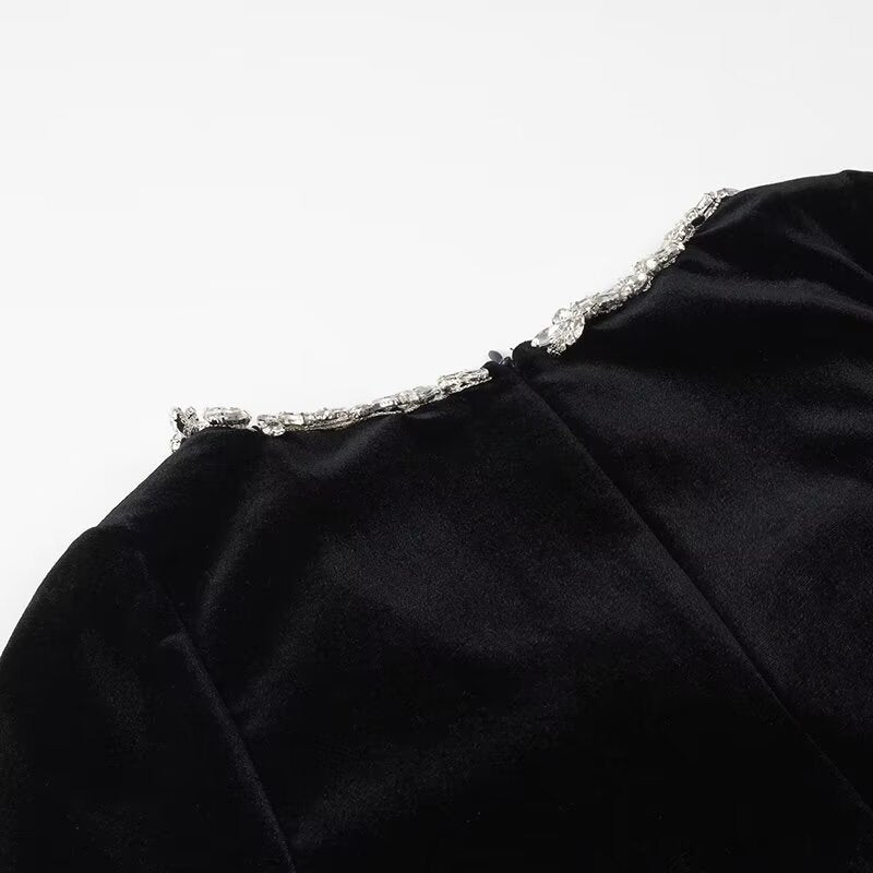 👗ELEGANCKA SUKIENKA Z DŁUGIM RĘKAWEM Z KWADRATOWYM DEKOLTEM