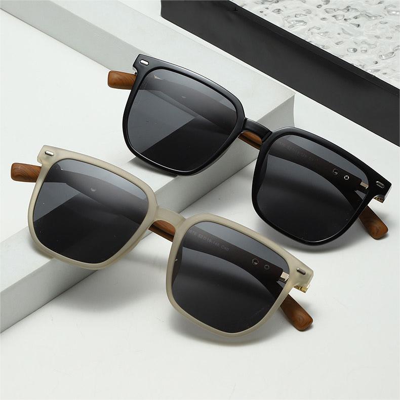 🛍️ Kwadratowe okulary przeciwsłoneczne Unisex - drewniane oprawki i soczewki polaryzacyjne w miejskim stylu 🏙️