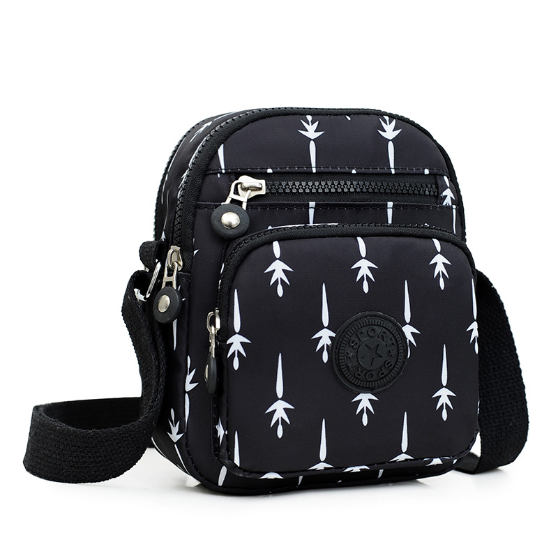 Modna, lekka torba z wieloma kieszeniami👜