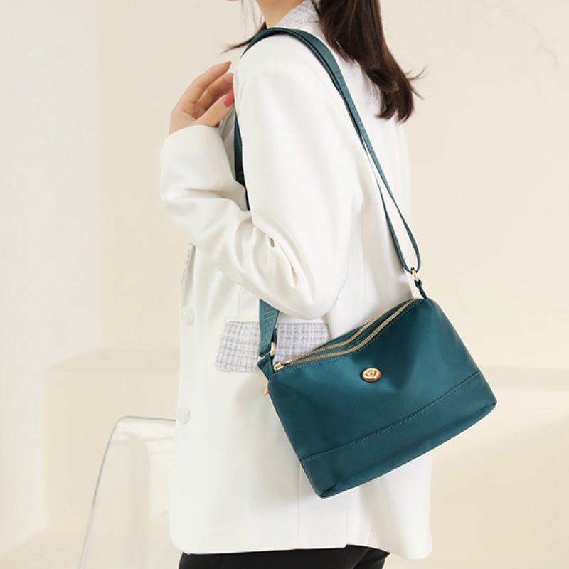 Minimalistyczna nylonowa torba na ramię i crossbody o dużej pojemności