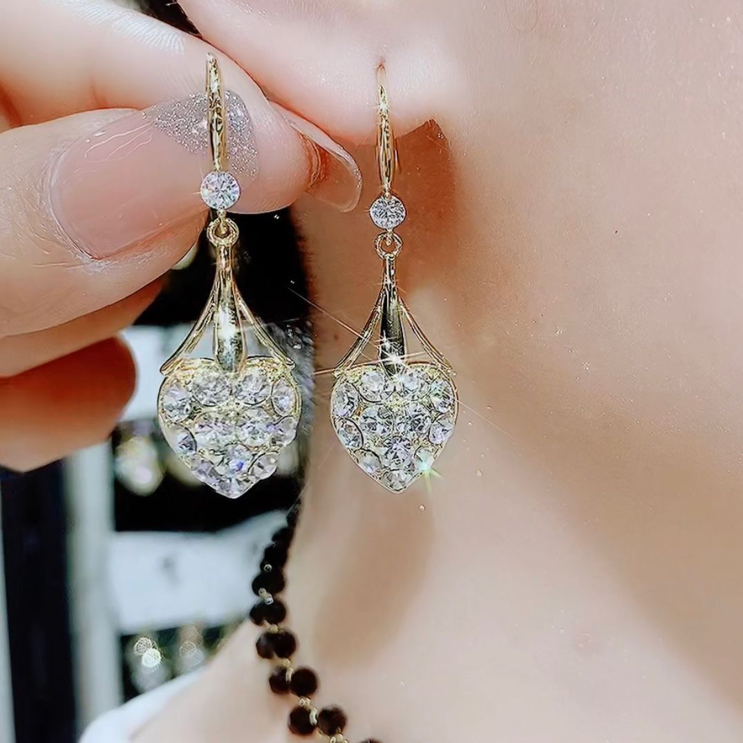 Oferta specjalna✨Kup 1 dostań 1 za darmo(2 pary)✨Nowe diamentowe kolczyki w kształcie serca