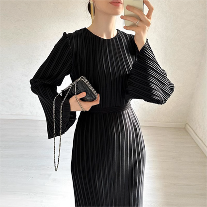 💕Nowa Elegancka Sukienka z Rozkloszowanymi Rękawami✨