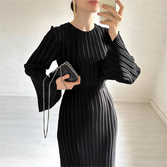 💕Nowa Elegancka Sukienka z Rozkloszowanymi Rękawami✨