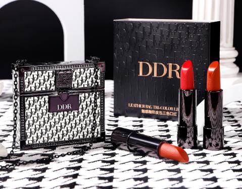 ?Zestaw pomadek Velvet Matte z etui Glamour Chain