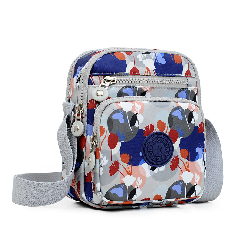Modna, lekka torba z wieloma kieszeniami👜